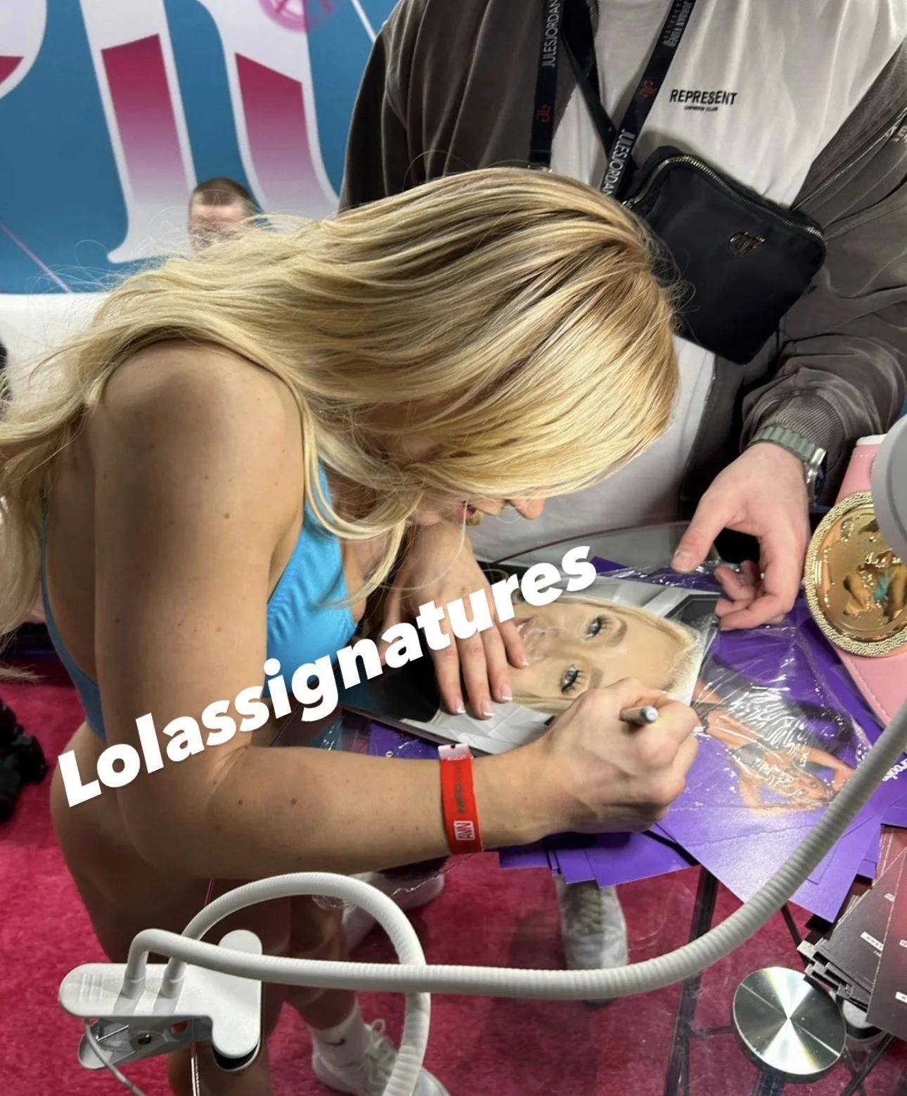 Elle Brooke Signed 8x10 Photo W/ PROOF, image 2