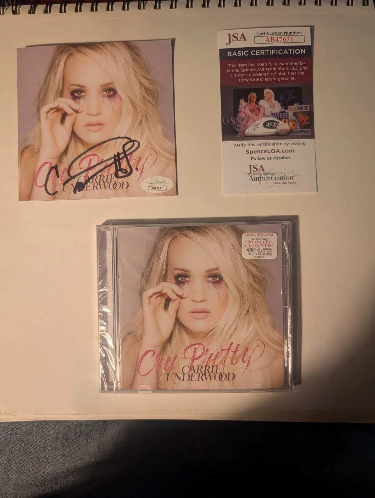 CARRIE UNDERWOOD "Cry Pretty" CD with AUTOGRAPHED Booklet JSA Authentic, image 2