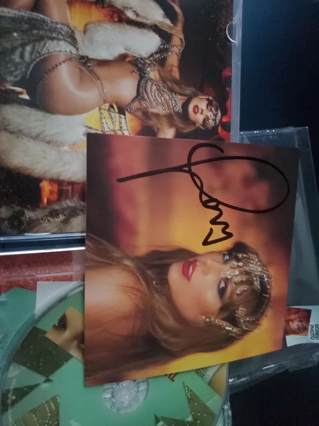 Taylor Swift The Life Of A Showgirl Signed Cd #1, изображение 2