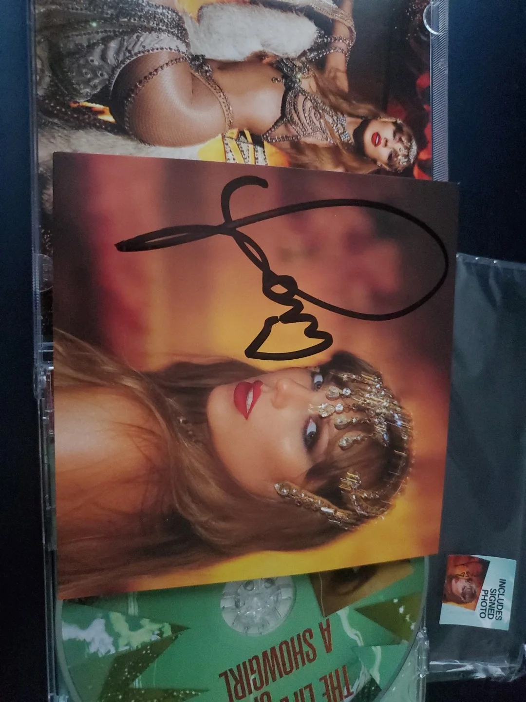Taylor Swift The Life Of A Showgirl Signed Cd #1, изображение 2
