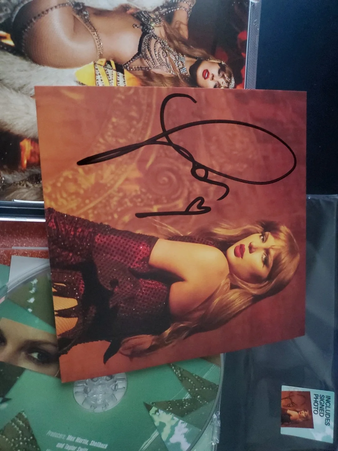 Taylor Swift The Life Of A Showgirl Signed Cd #3, изображение 2