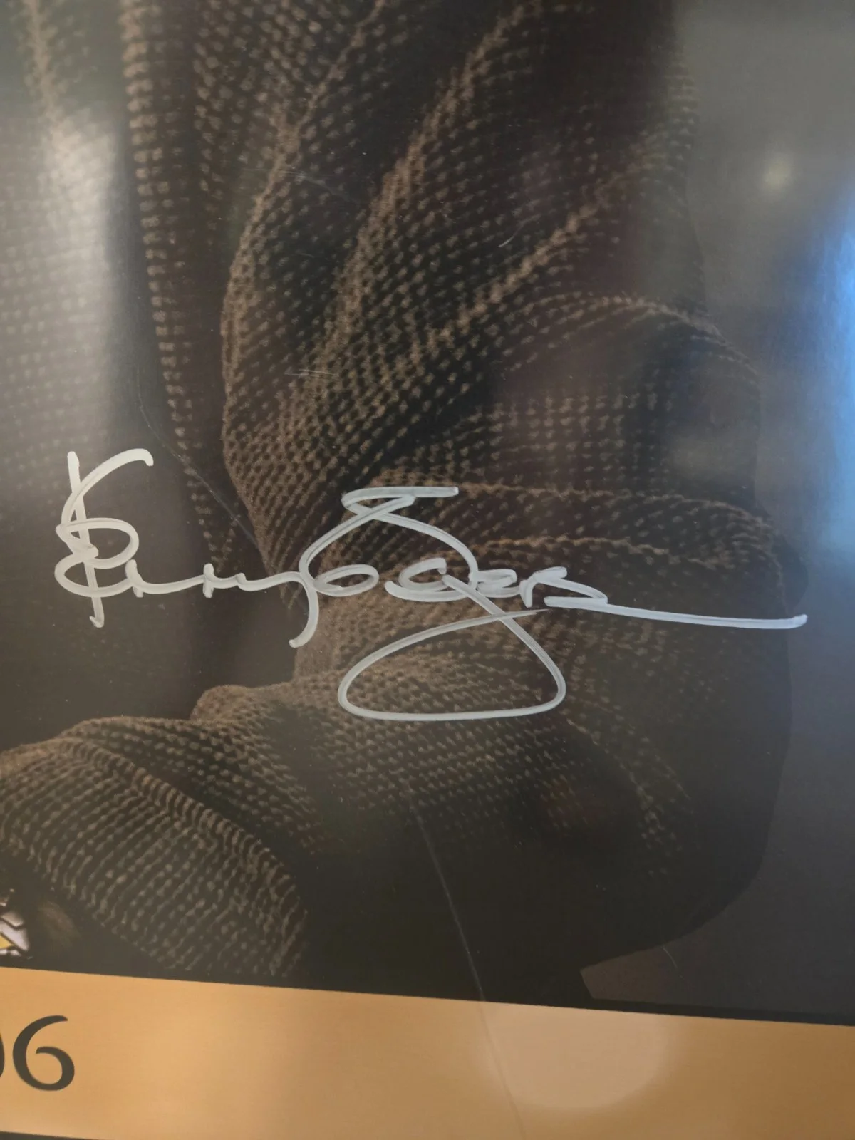 Kenny Rogers SIGNED 32" x 41" Poster (Professionally Framed) One of a Kind!!!, изображение 2