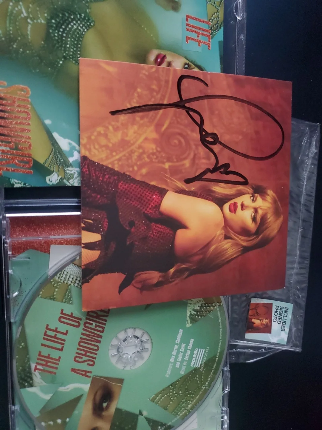 Taylor Swift The Life Of A Showgirl Signed Cd #3 With Wonky-loopy Heart, изображение 2