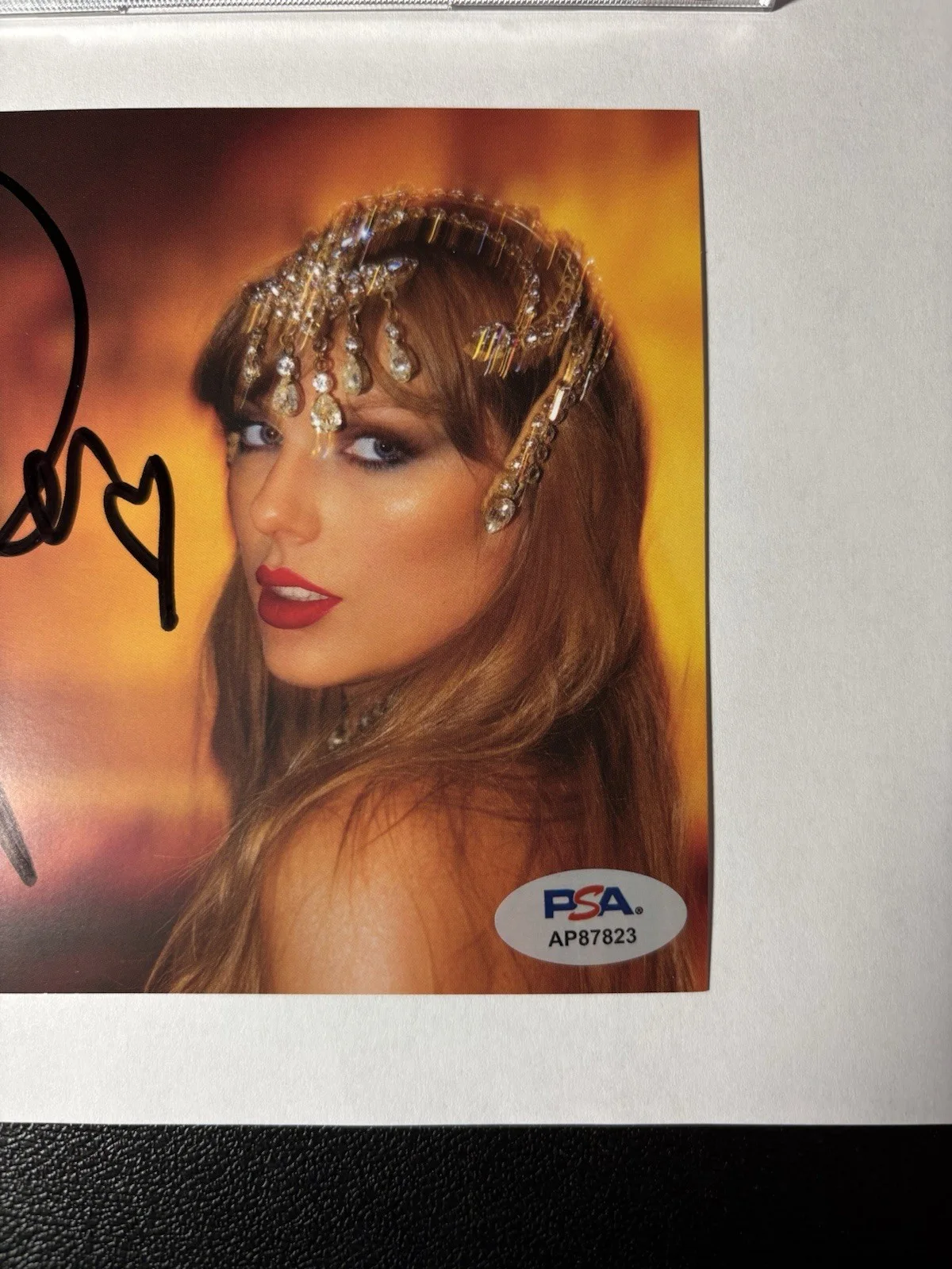 Taylor Swift — Taylor Swift Signed Autographed CD Cover PSA/DNA The Life of a Showgirl Hot, изображение 5