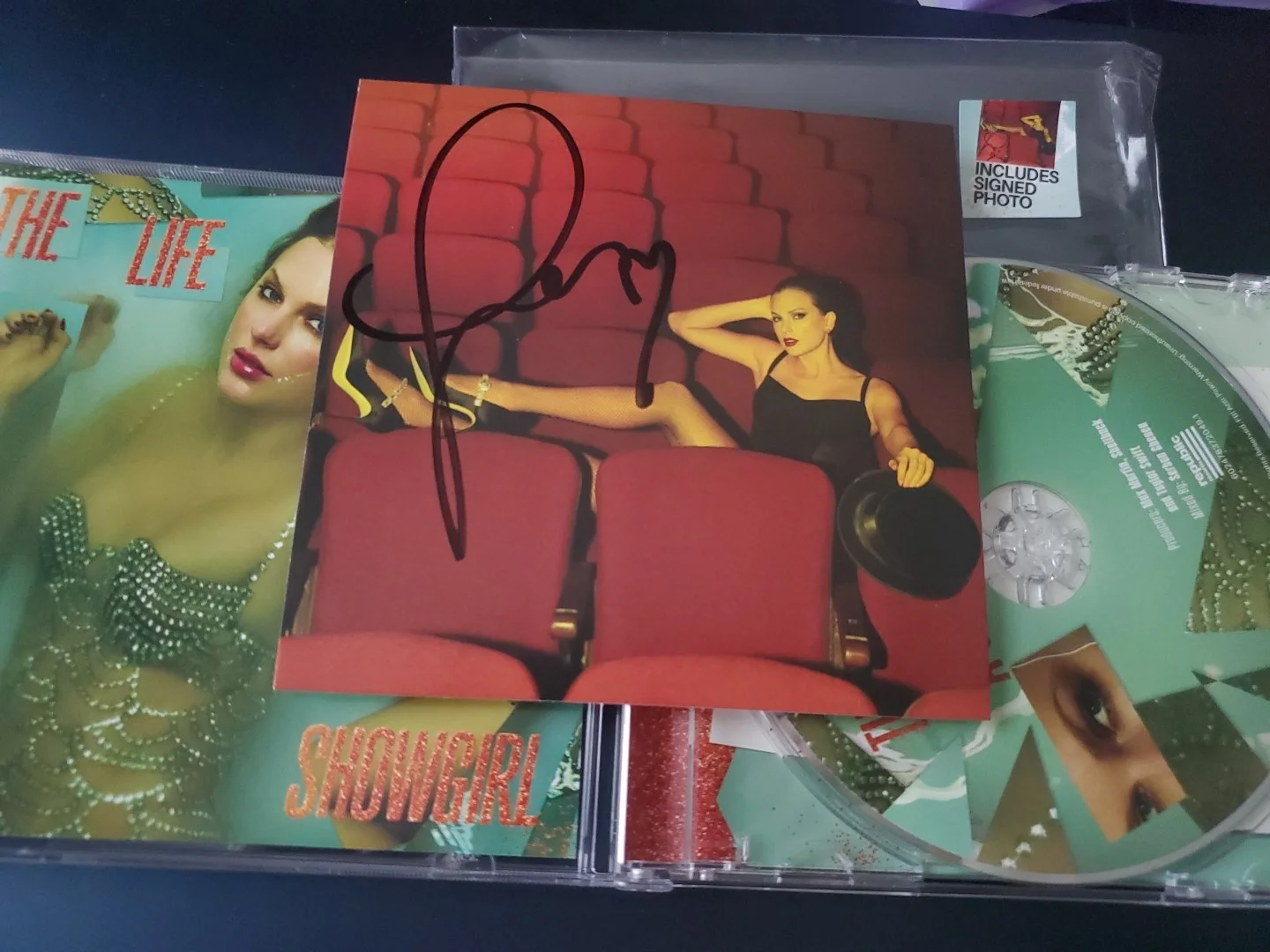 Taylor Swift TLOAS Signed Cd #4 Long-detached Heart Crossing with Tail., image 3