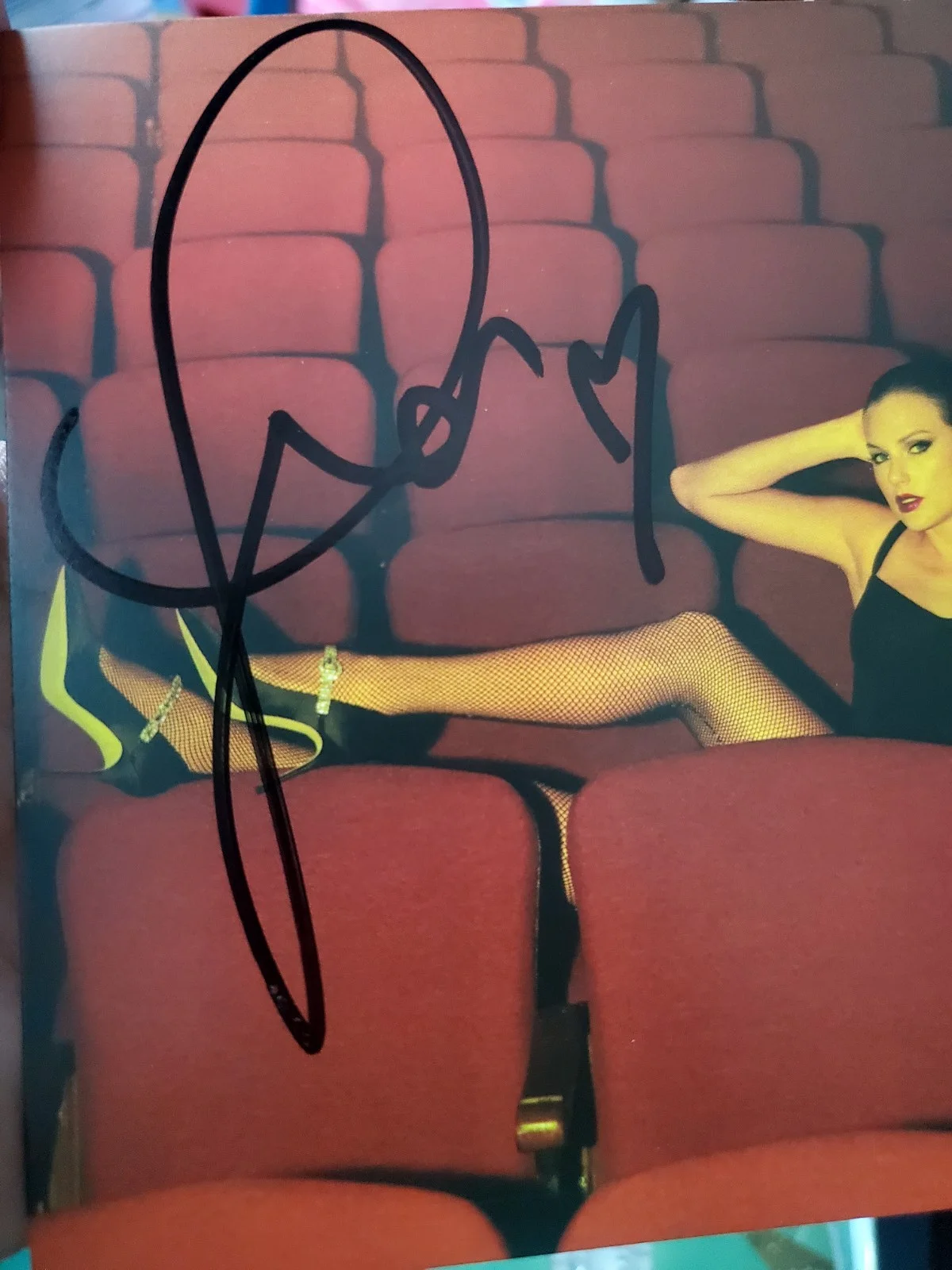 Taylor Swift TLOAS Signed Cd #4 Unique Medium-Long Signature, image 2