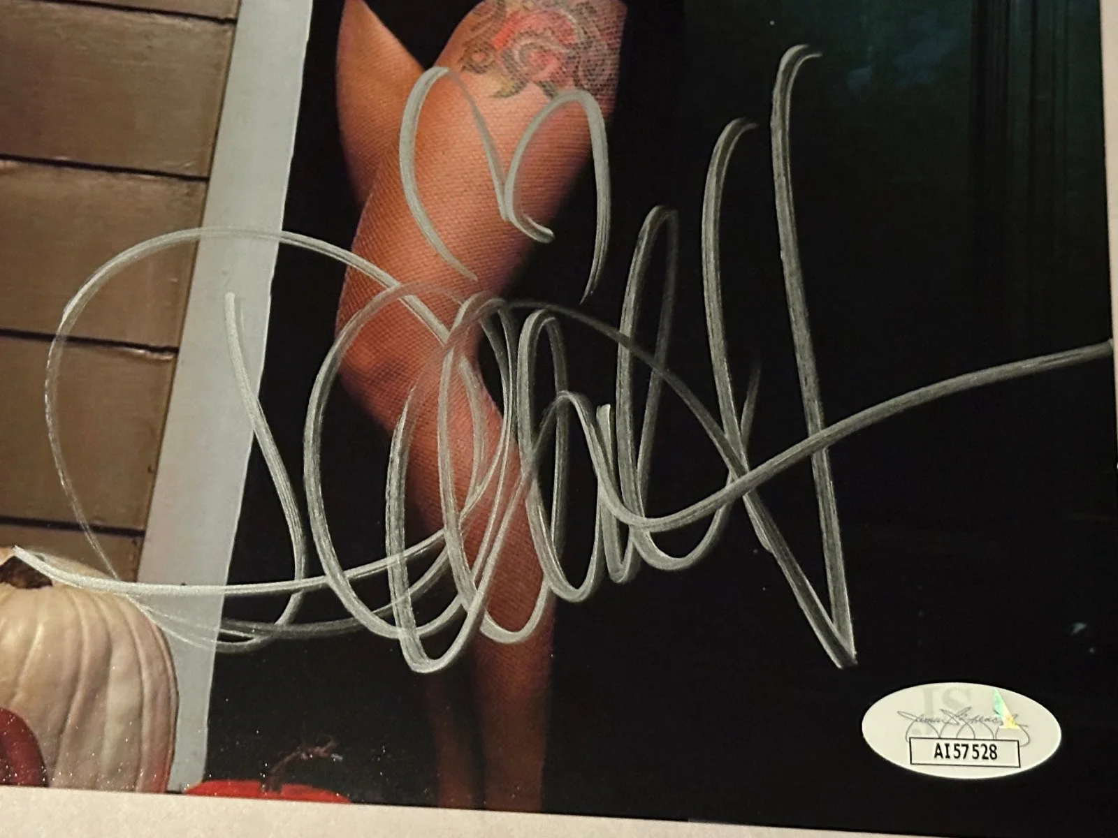 Danielle Harris — Danielle Harris Signed 8x10 Photo Horror Scream Queen with JSA COA Sticker, изображение 3
