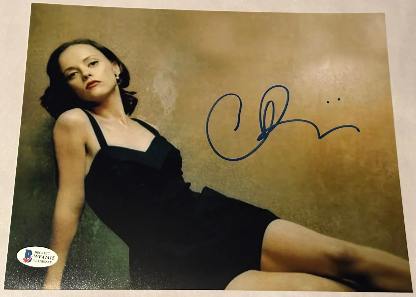Christina Ricci — Christina Ricci Signed Autographed 8x10 Photo with Beckett Witnessed COA, изображение 2