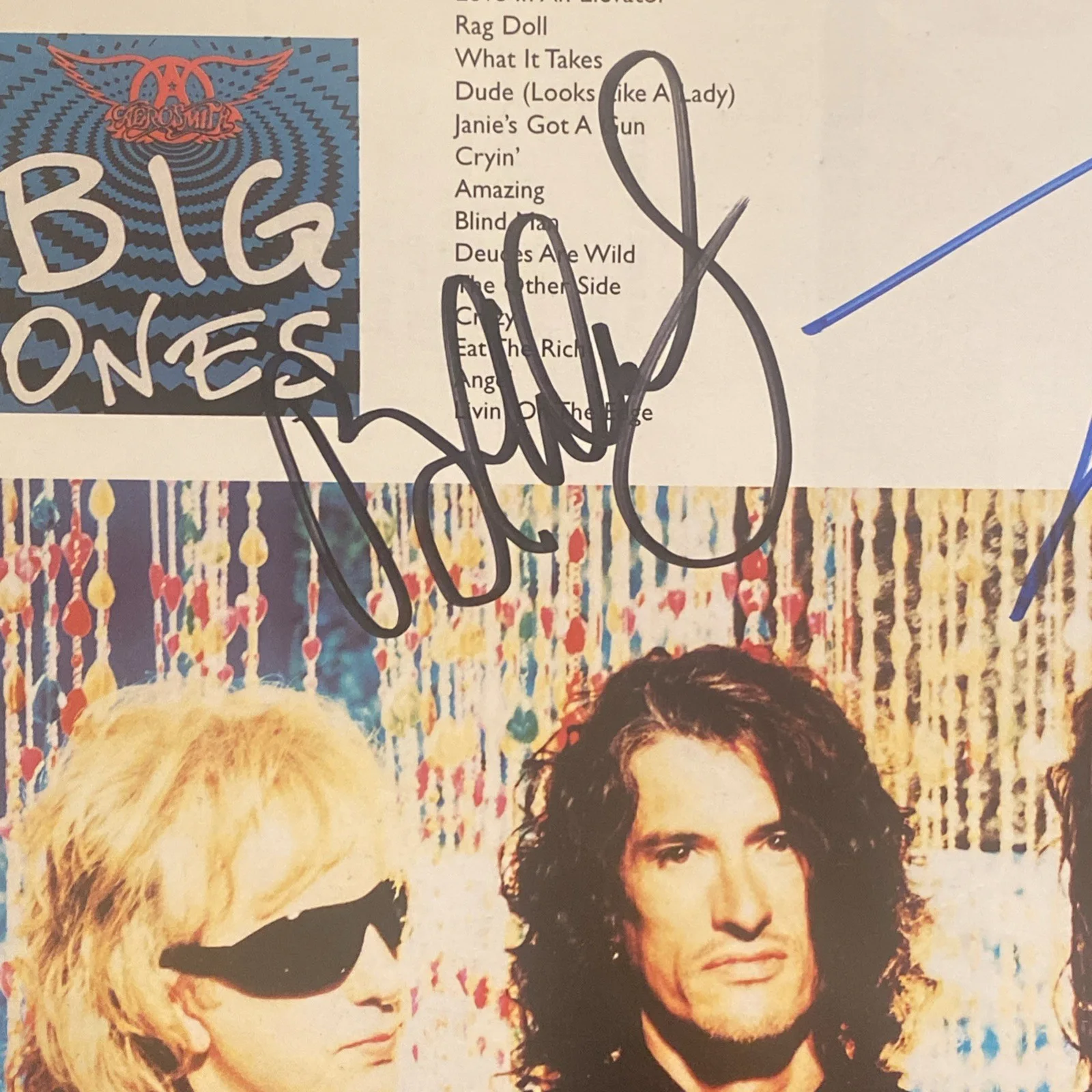 Steven Tyler, Joe Perry, Brad Whitford, Tom Hamilton, Joey Kramer — Aerosmith Autograph Big Ones Nine Lives 9.5x13.5 Promo Color Photo All 5 SIGNED, изображение 4