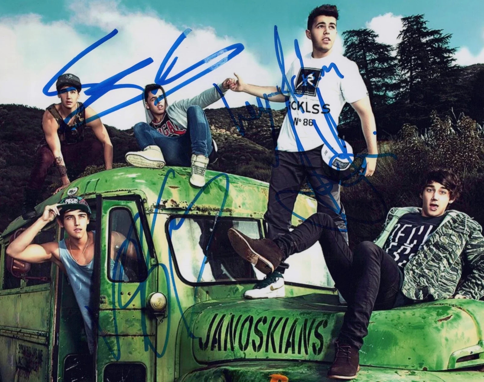 THE JANOSKIANS - LUKE BROOKS, JAMES YAMMAOUNI, DANIEL SAHYOUNIE — The Janoskians signed 8x10 Photo b PROOF Luke Brooks, James, Daniel COA, изображение 2