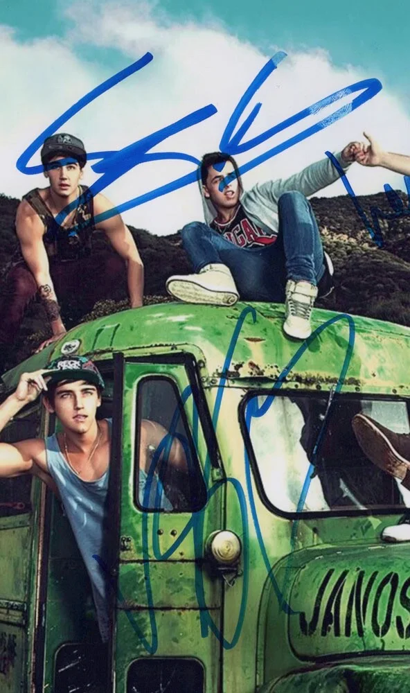 THE JANOSKIANS - LUKE BROOKS, JAMES YAMMAOUNI, DANIEL SAHYOUNIE — The Janoskians signed 8x10 Photo b PROOF Luke Brooks, James, Daniel COA, изображение 3