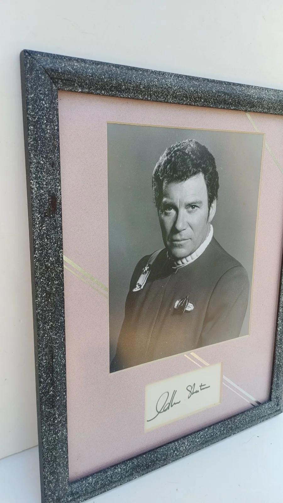 William Shatner — William Shatner as Captain Kirk Star Trek Autographed Photo with COA Framed, image 3
