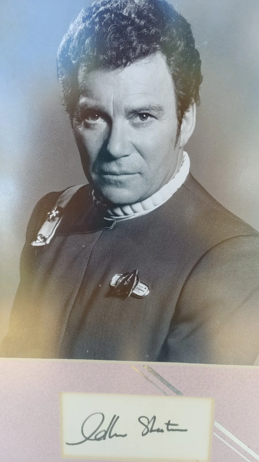 William Shatner — William Shatner as Captain Kirk Star Trek Autographed Photo with COA Framed, image 4