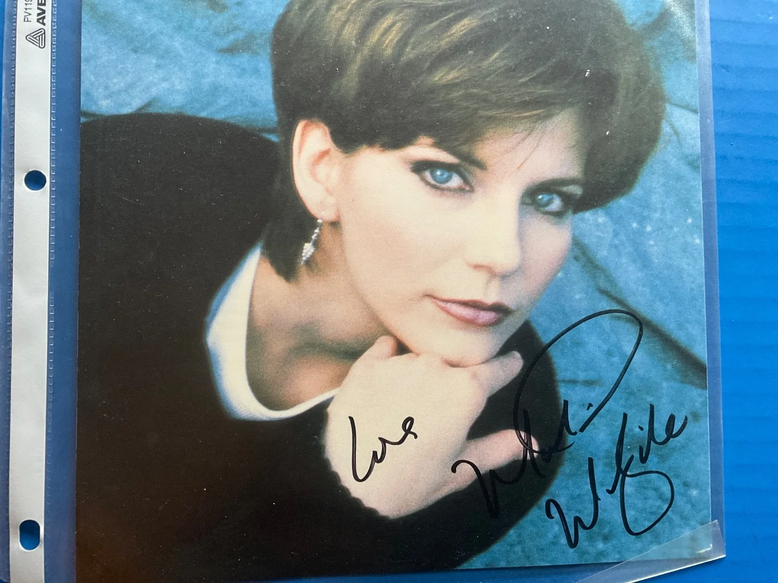 MARTINA McBRIDE - Autographed 8X10 Beautiful Color Photo (Personalized), изображение 2