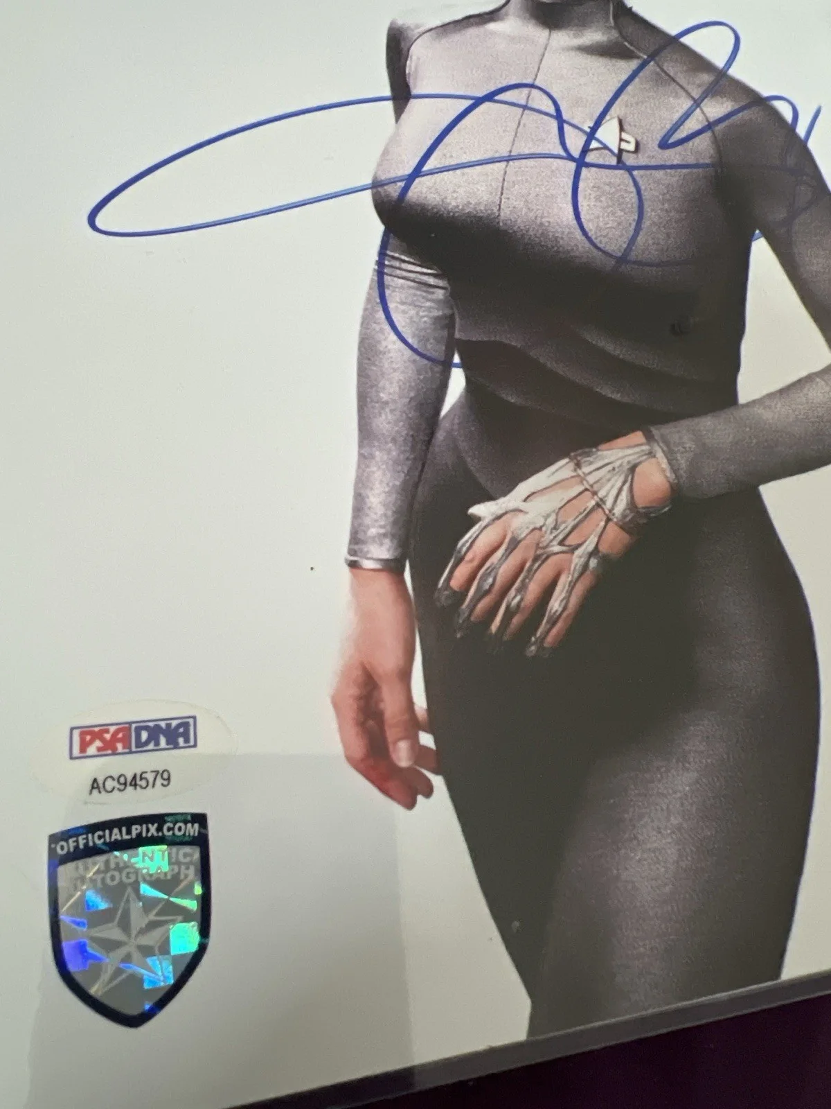 Jeri Ryan — Jeri Ryan Signed Star Trek Voyager OfficialPix 8x10 Photo Seven of Nine PSA/DNA, изображение 3