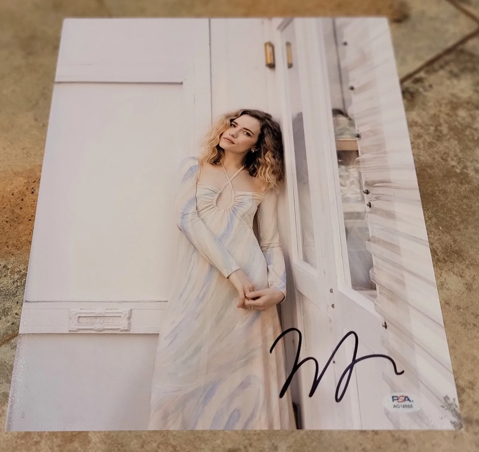Willa Fitzgerald — Willa Fitzgerald signed 11x14 photo PSA DNA autograph photoshoot cute dress