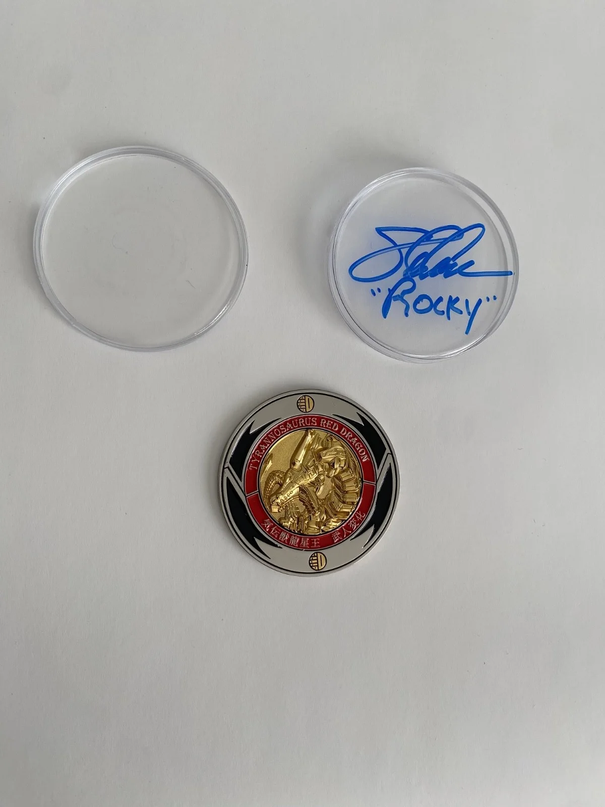 Steve Cardenas — Mighty Morphin Power Rangers Red Ranger Coin Steve/Cardenas Signed, изображение 2