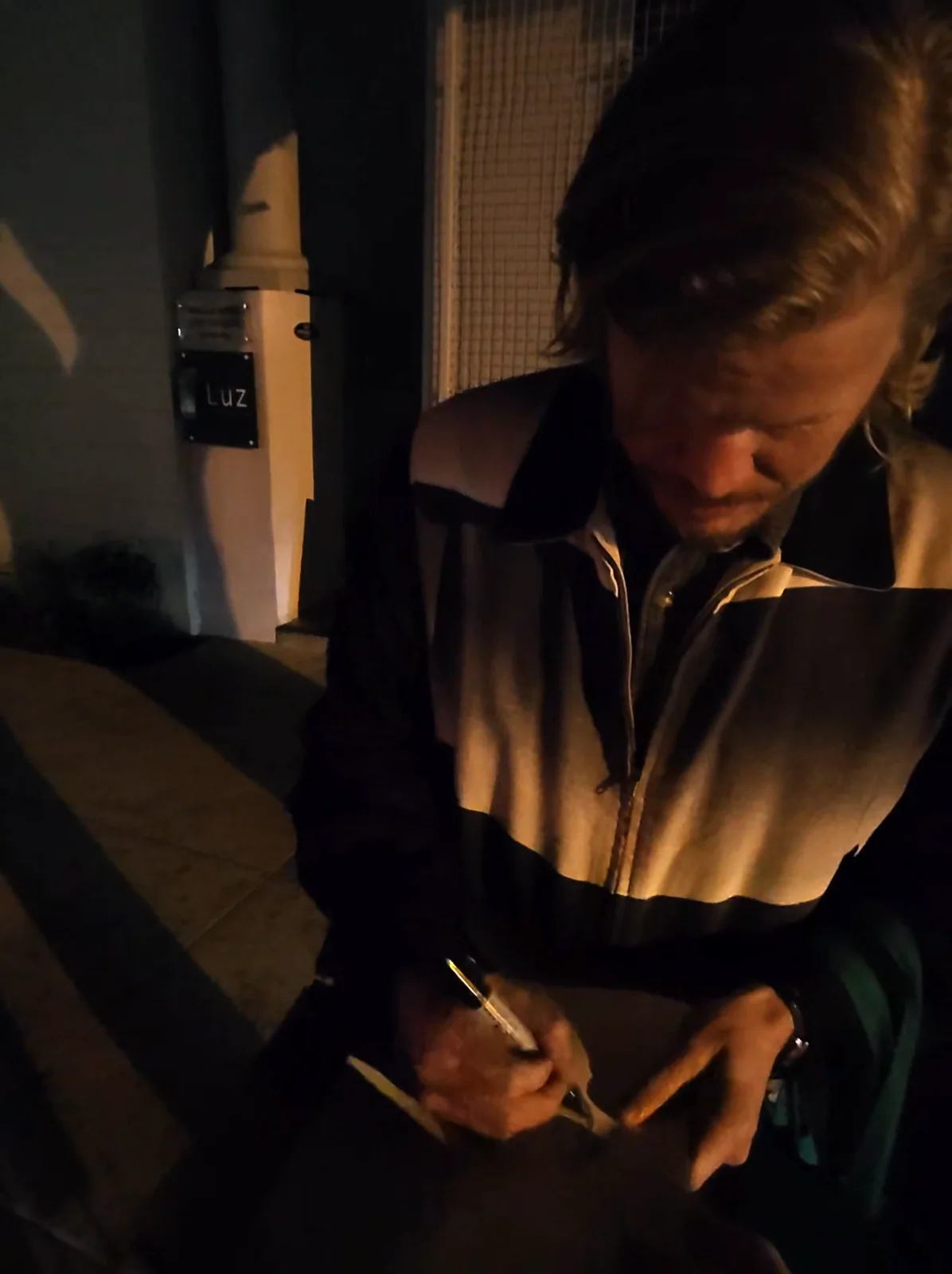 JESSE PLEMONS SIGNED BUGONIA MOVIE SCRIPT w/EXACT VIDEO PROOF & AUTOGRAPH COA, image 2