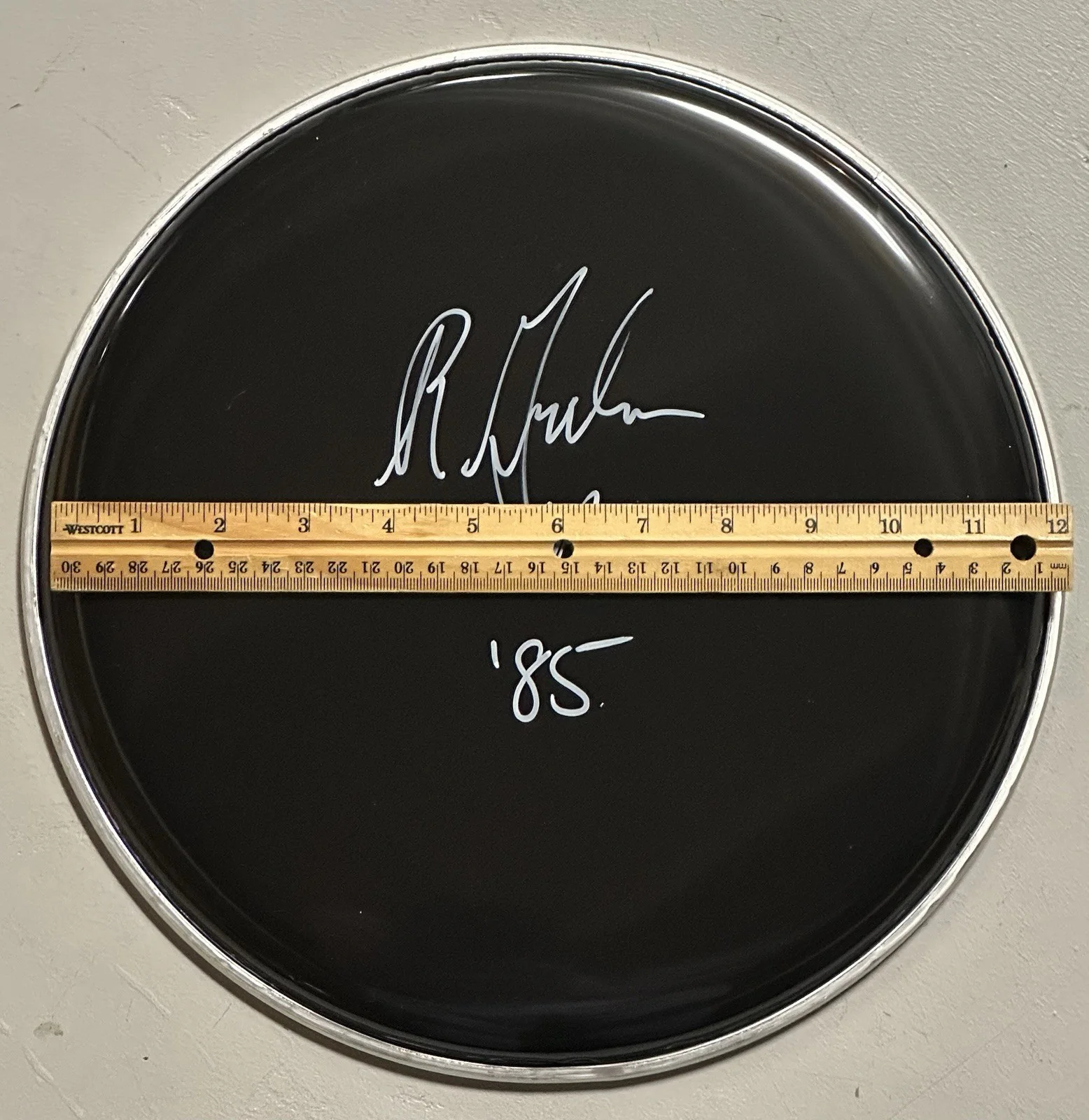 Rob Gardner Original Guns N’ Roses Drummer Signed Drumhead w/Inscription JSA COA, изображение 3