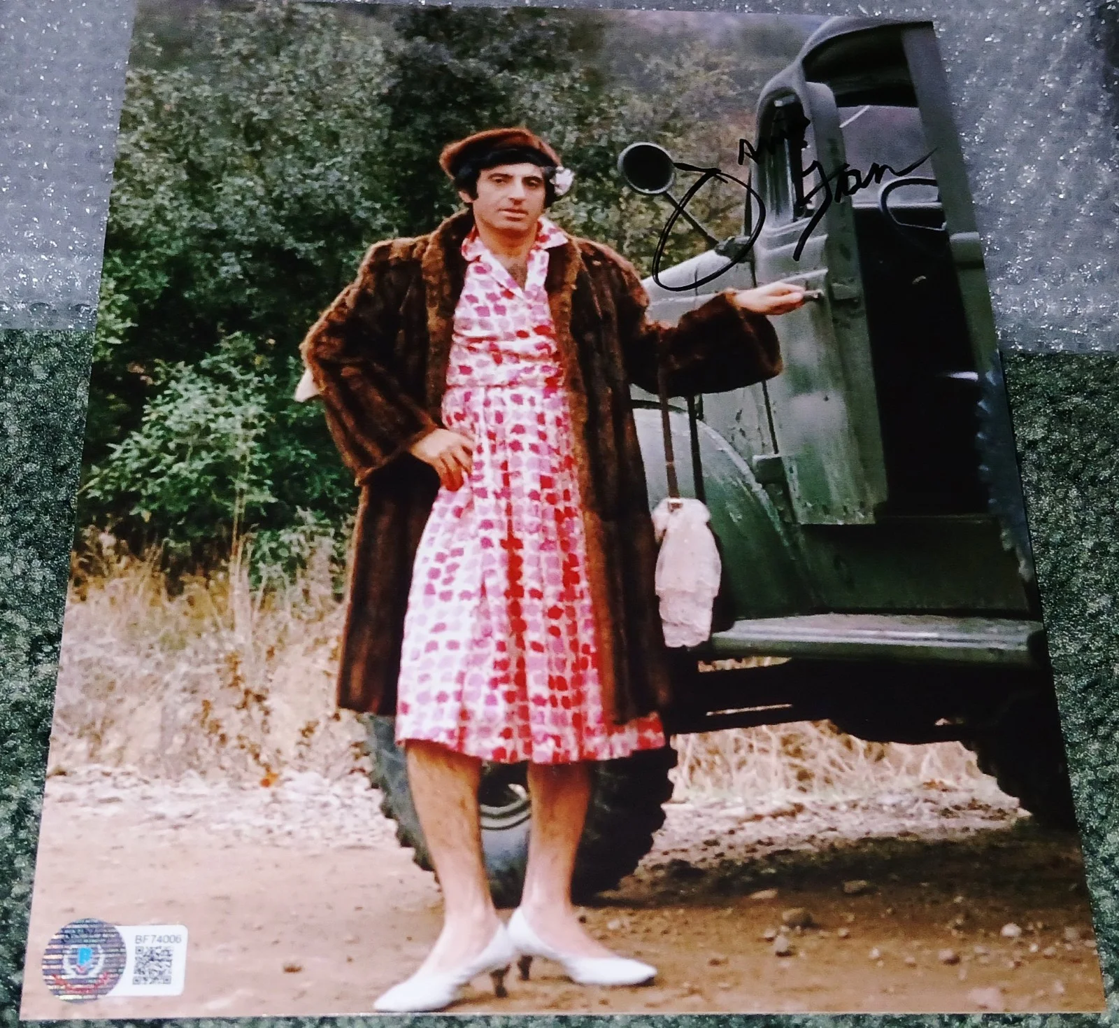 Jamie Farr — JAMIE FARR SIGNED 8x10 AUTOGRAPHED PHOTO ~ BECKETT BAS AUTO COA ~ MASH TV SERIES