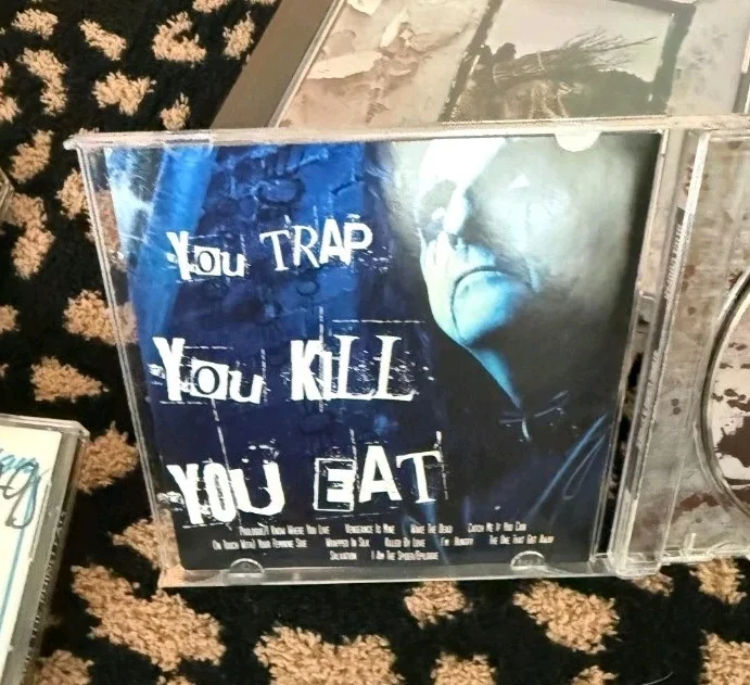 AUTOGRAPED Along Came A Spider Alice Cooper, image 2