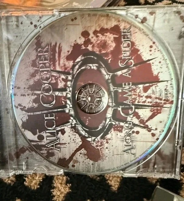 AUTOGRAPED Along Came A Spider Alice Cooper, image 3