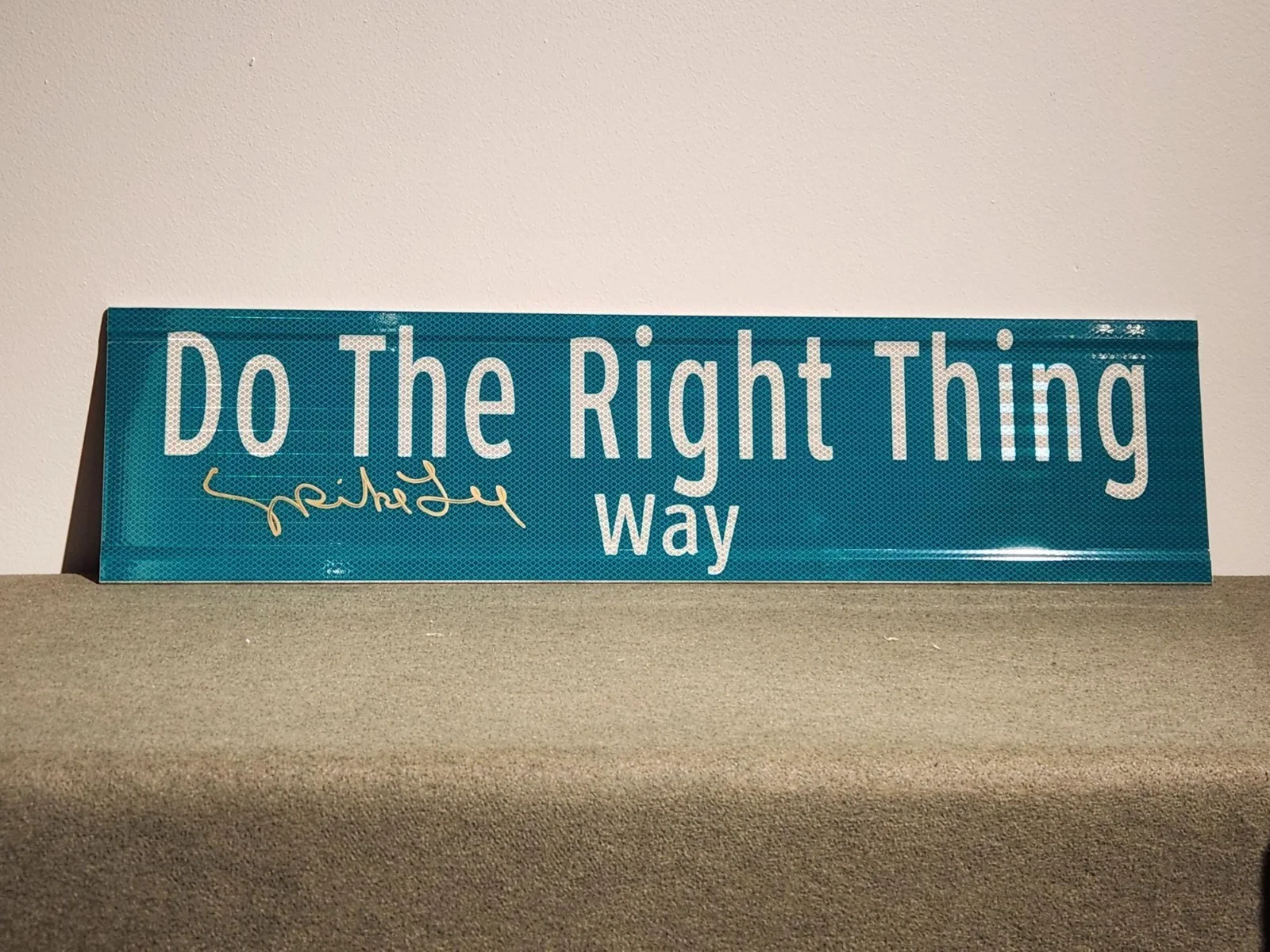 Spike Lee — Do The Right Thing Way Sign Signed by Spike Lee Gold Rare