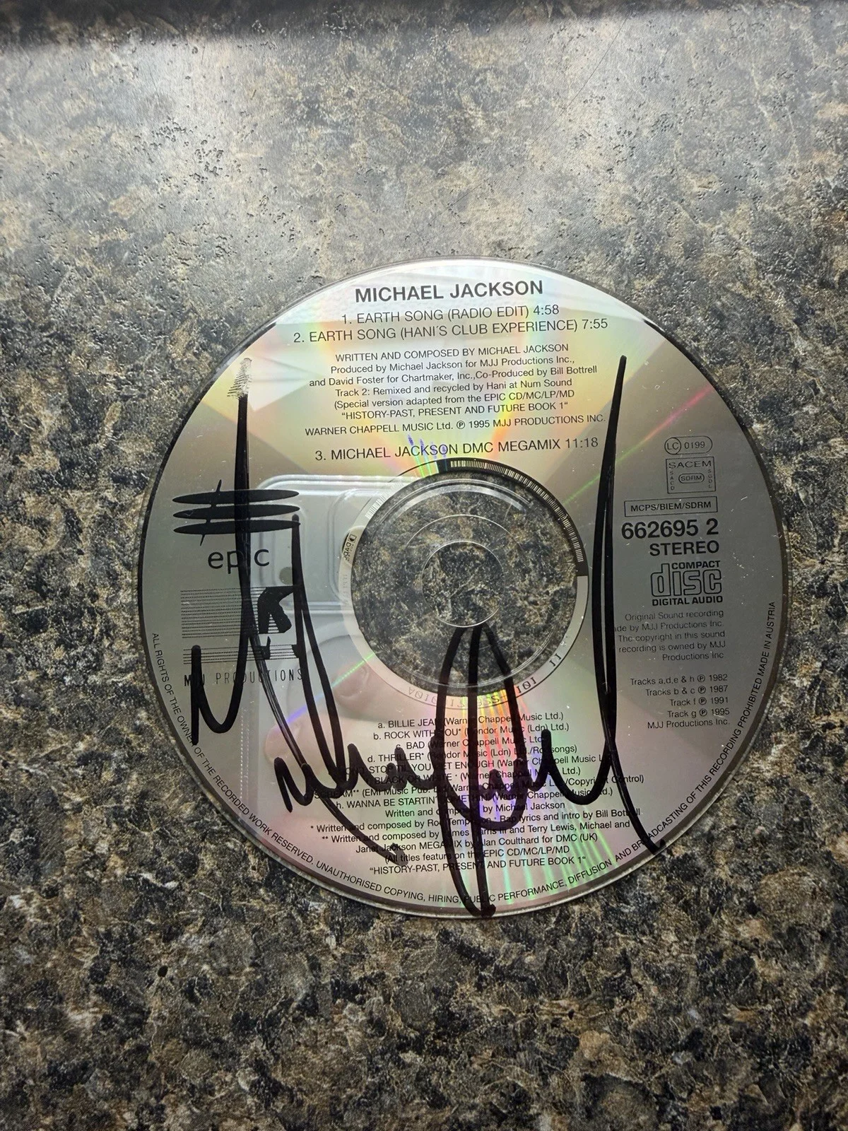 Amazing Michael Jackson Signed CD PSA Certified Autograph Earth Song CD Rare, изображение 5