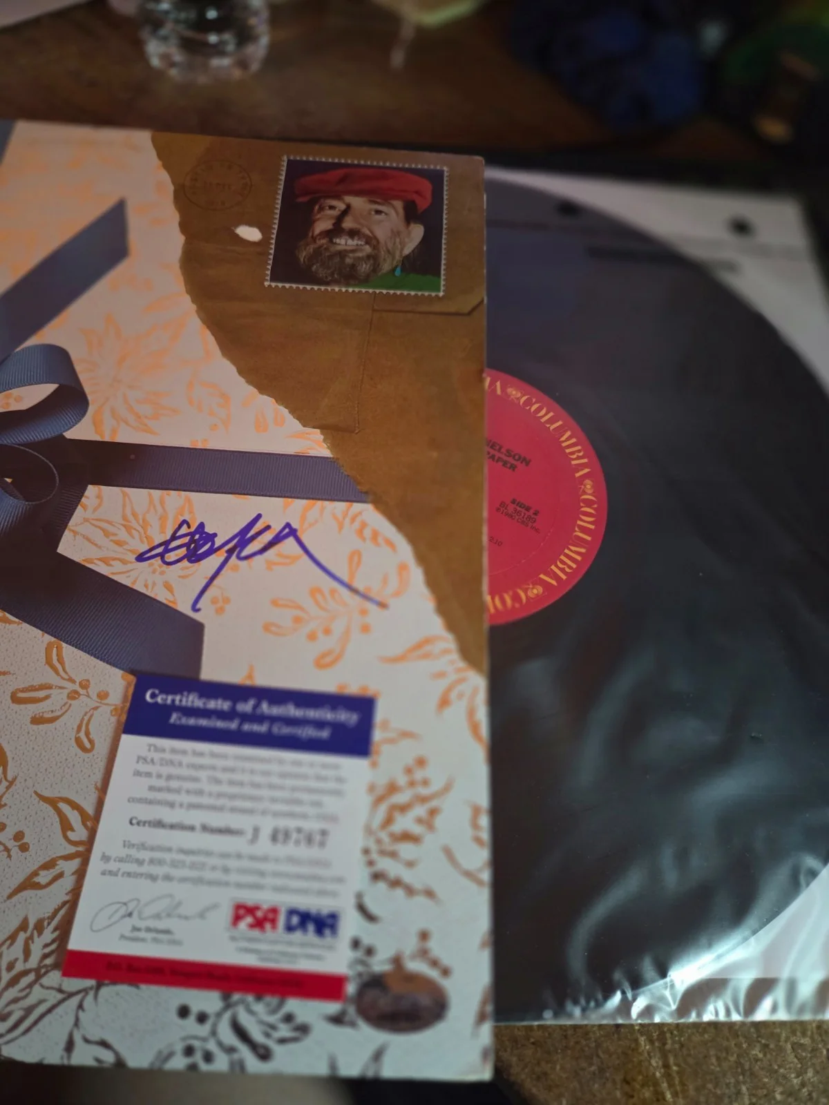 WILLIE NELSON signed Album Cover "Pretty Paper" PSA/DNA coa autographed LP VINYL, изображение 2