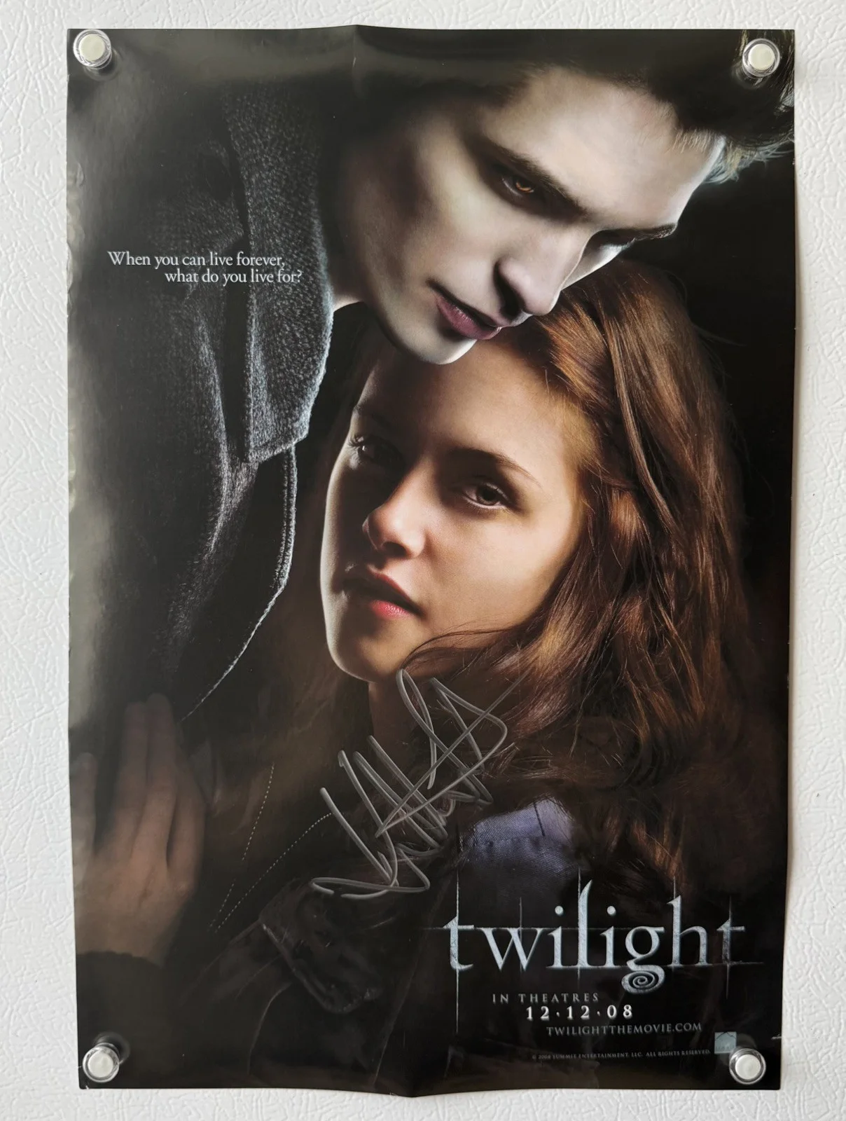 Kristen Stewart — Kristen Stewart signed poster Twilight 11.5x17 rare full name autograph a