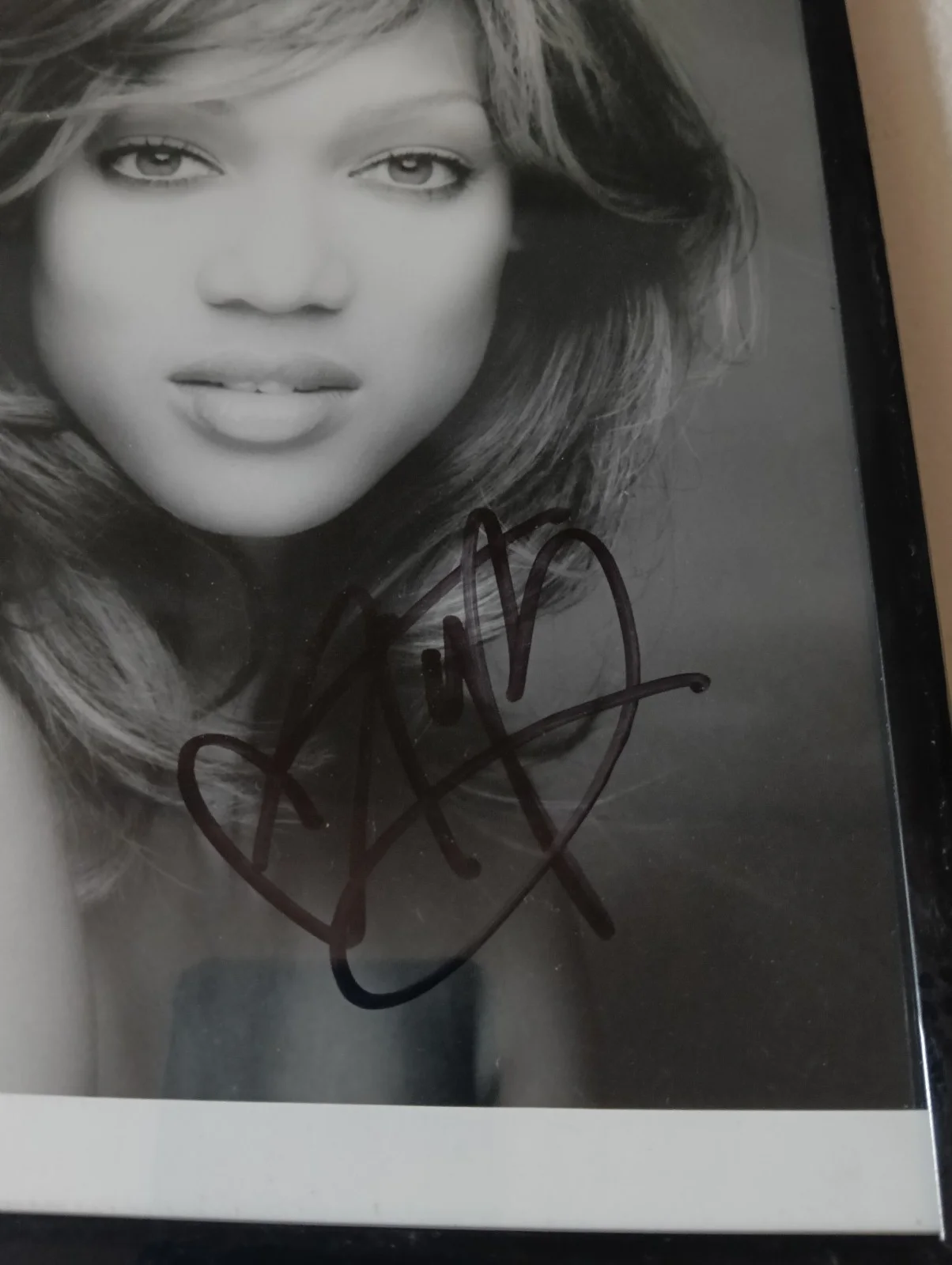 Tyra Banks Signed Photo 8x10 (No Coa), изображение 2
