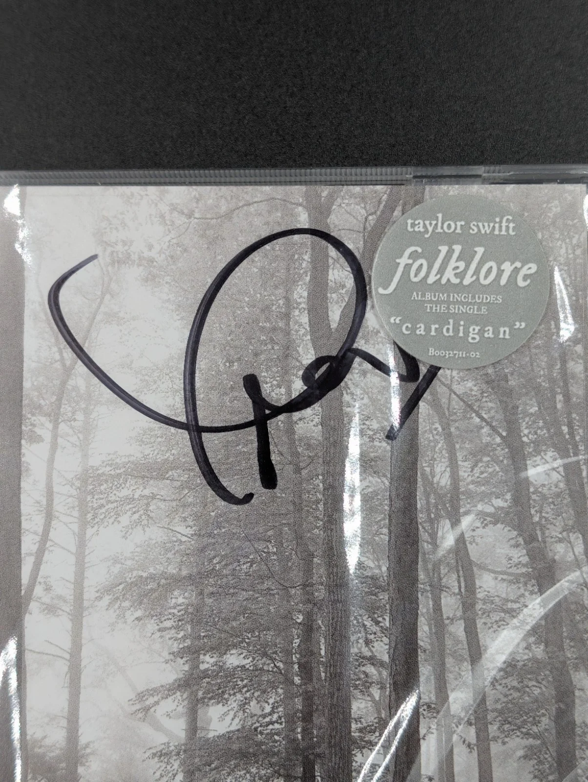 Taylor Swift Autographed Folklore CD Signed With A Heart ❤️! New Sealed, image 2