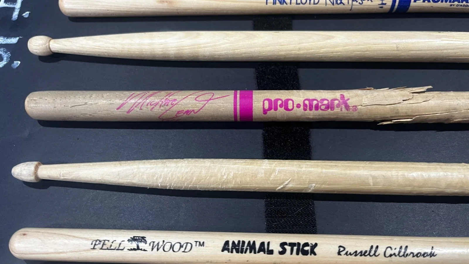 PLAIN WHITE T'S De'Mar Hamilton Stage Used Drumstick #07 in the photo Grp 13, image 5
