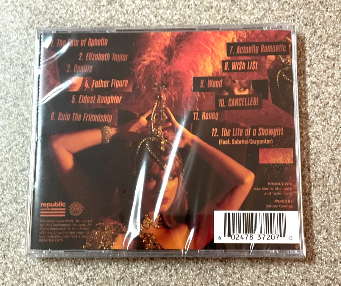 Taylor Swift — ✅🔥Taylor Swift The Life of a Showgirl CD w/ Hand Signed Photo # 1 - *IN HAND*, изображение 4