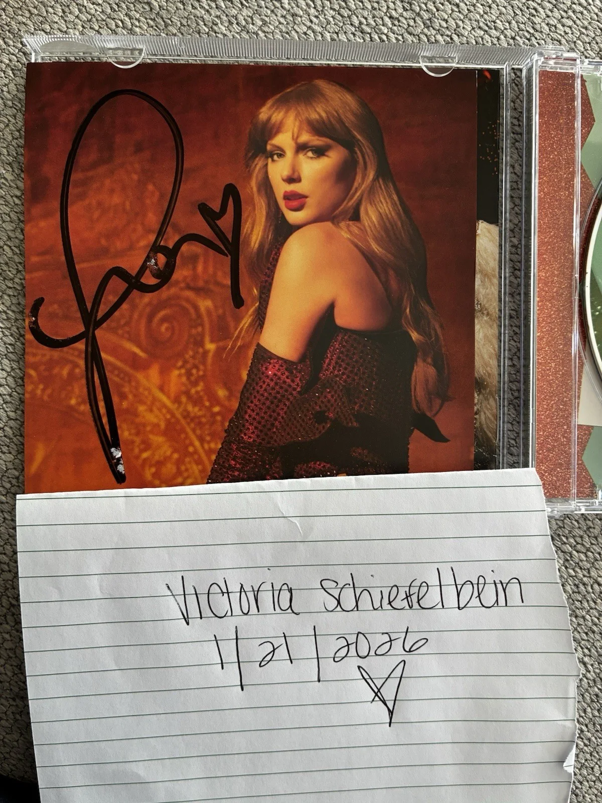 Taylor Swift 'The Life of a Showgirl' Signed CD Photo 3, изображение 3