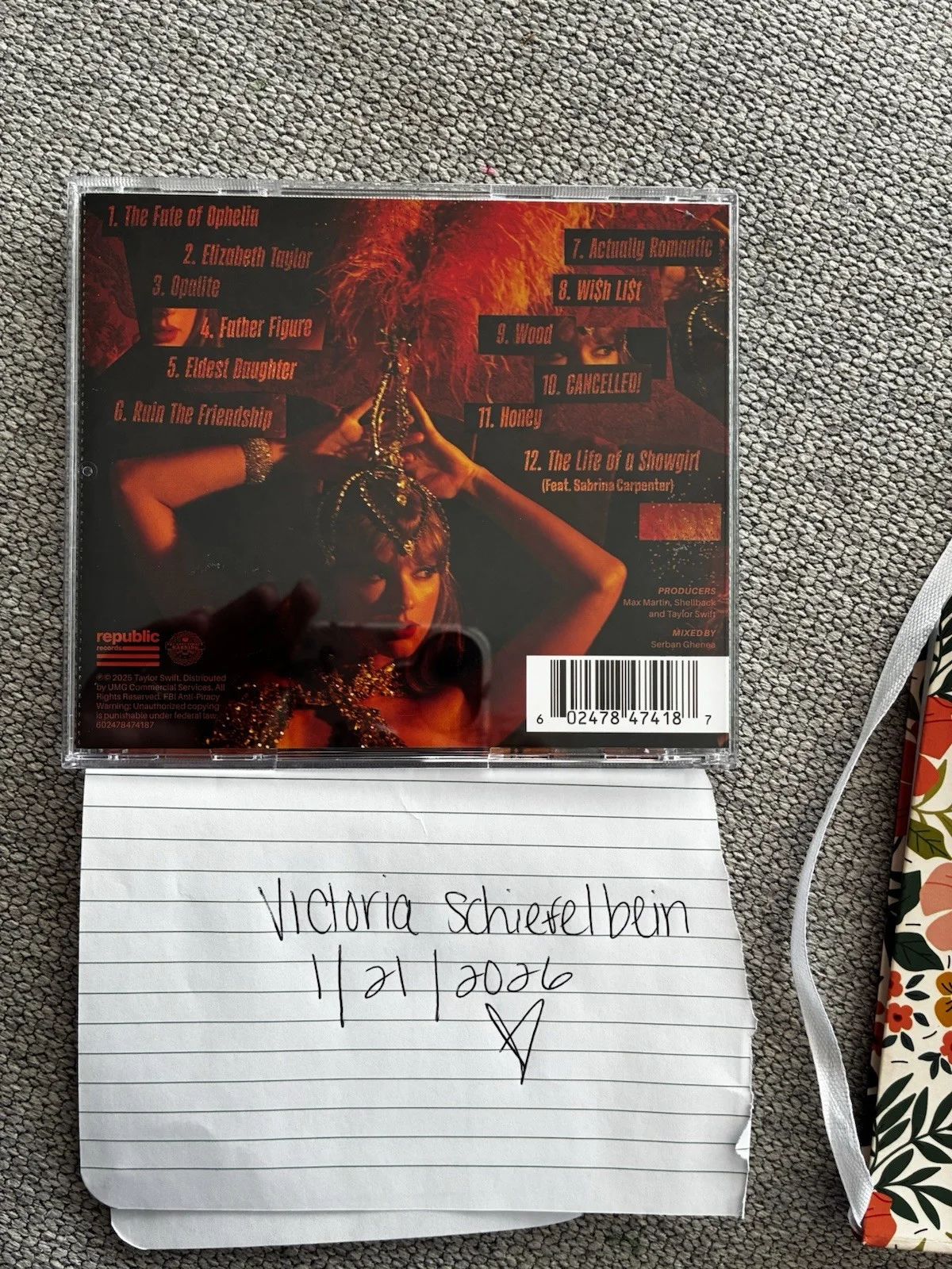Taylor Swift 'The Life of a Showgirl' Signed CD Photo 3, изображение 5