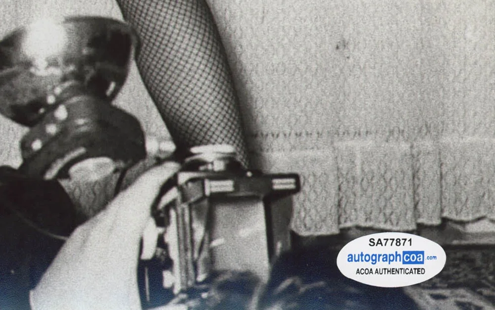 SOPHIA LOREN — Sophia Loren signed Autographed 8x10 Photo f TWO WOMEN Hot SEXY Actress ACOA COA, изображение 5
