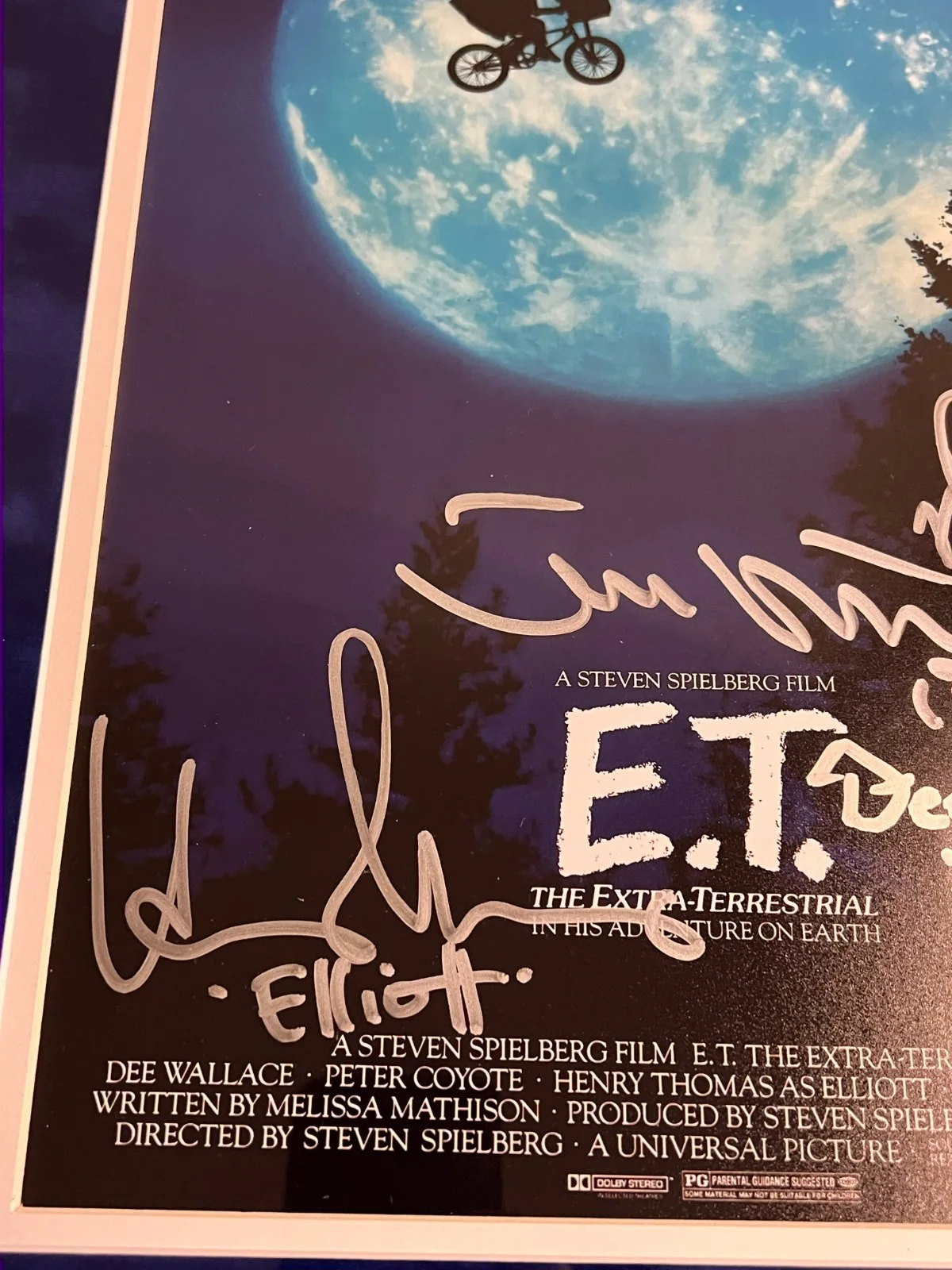 Matthew DeMeritt, Henry Thomas, Dee Walace, Robert MacNaughton — Cast autographed signed suede framed 11x14 photo & set piece relic E.T JSA COA, image 4