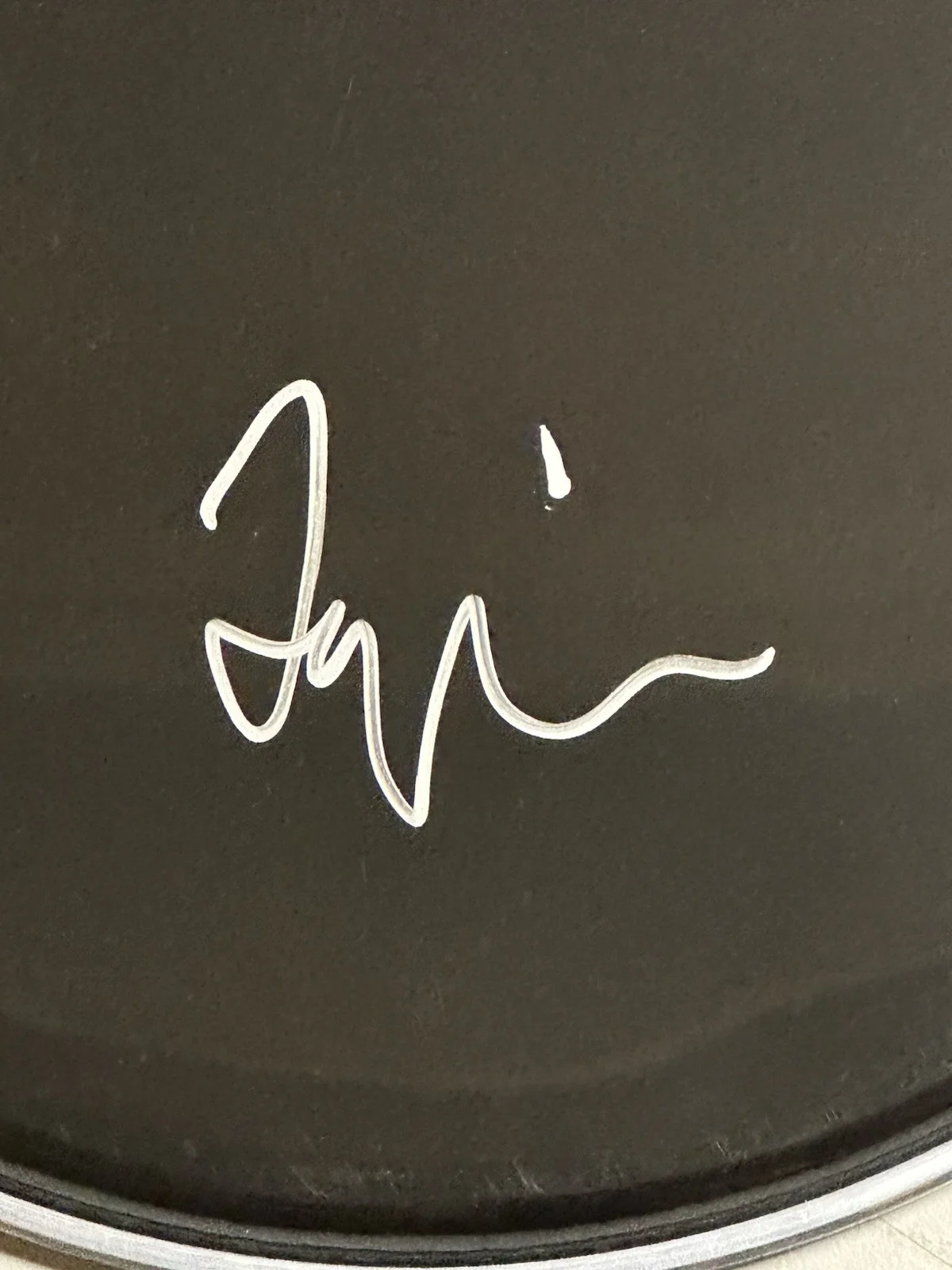 Taylor Hawkins Signed Drumhead Foo Fighters Rock And Roll Hall Of Fame JSA COA, изображение 2
