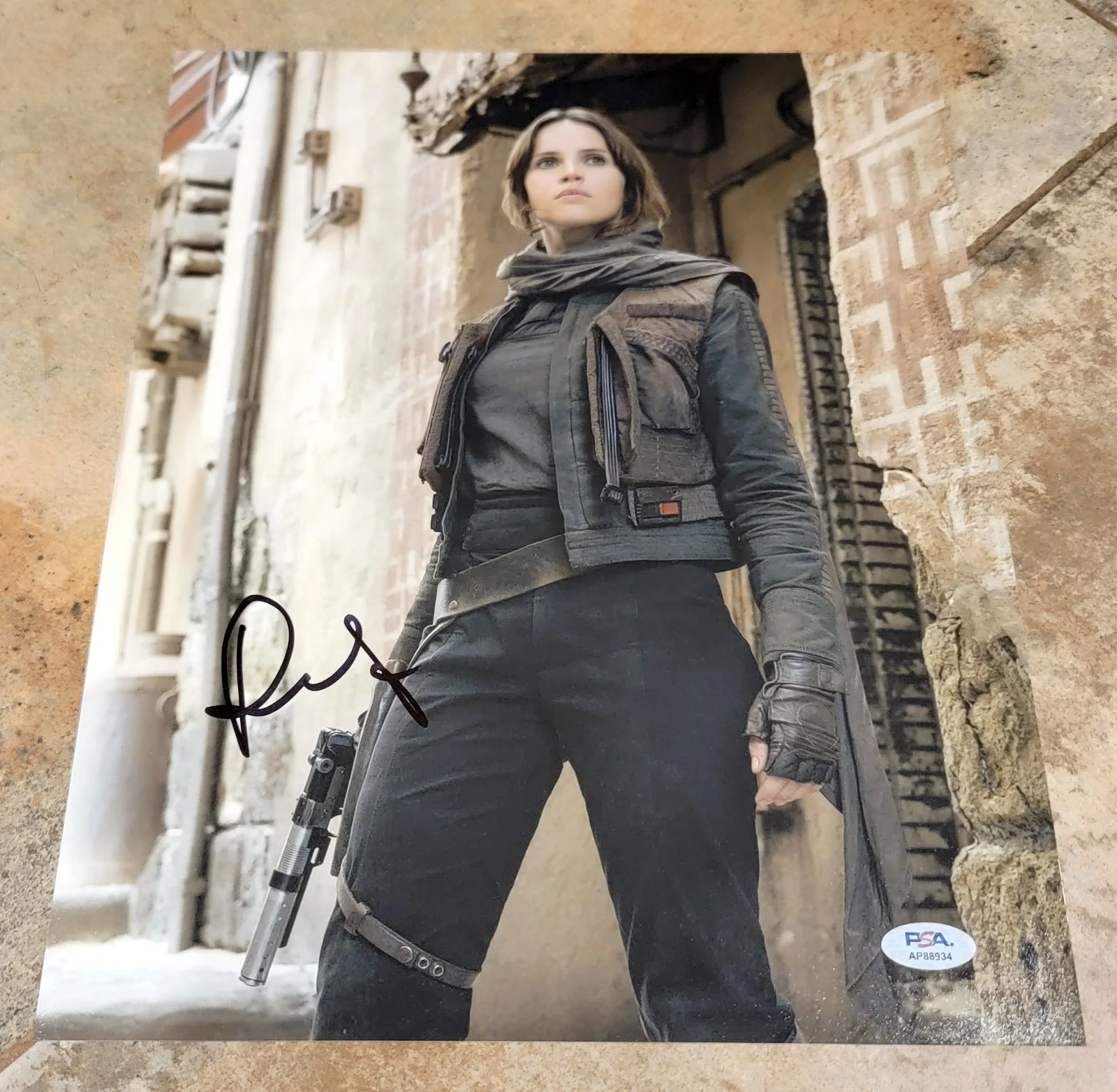 Felicity Jones — Felicity Jones signed 11x14 photo PSA DNA autograph Rogue One Star Wars Story