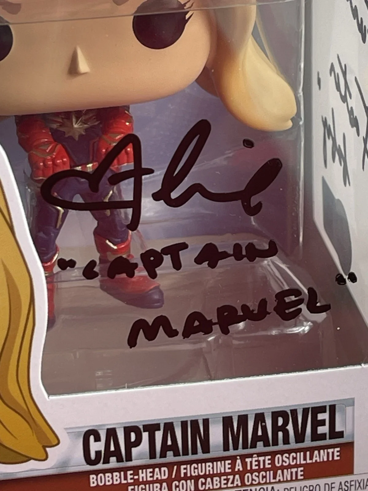 Brie Larson — Brie Larson Signed Captain Marvel 459 Funko Pop w/ Char Name & QUOTE Beckett COA, изображение 2