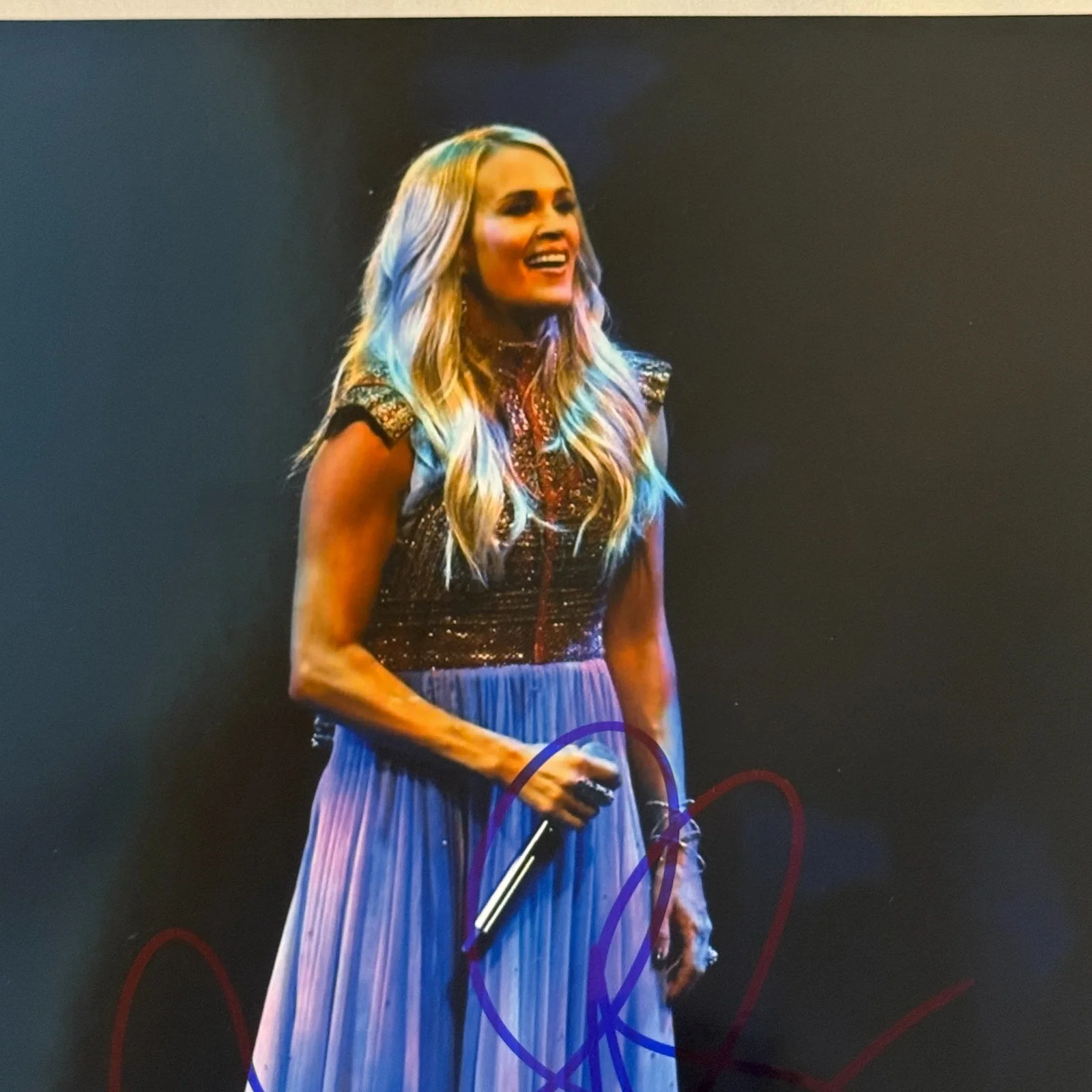 CARRIE UNDERWOOD SIGNED AUTOGRAPHED COLOR 8X10 AUTO PHOTO PHOTOGRAPH W/ COA NICE, изображение 2