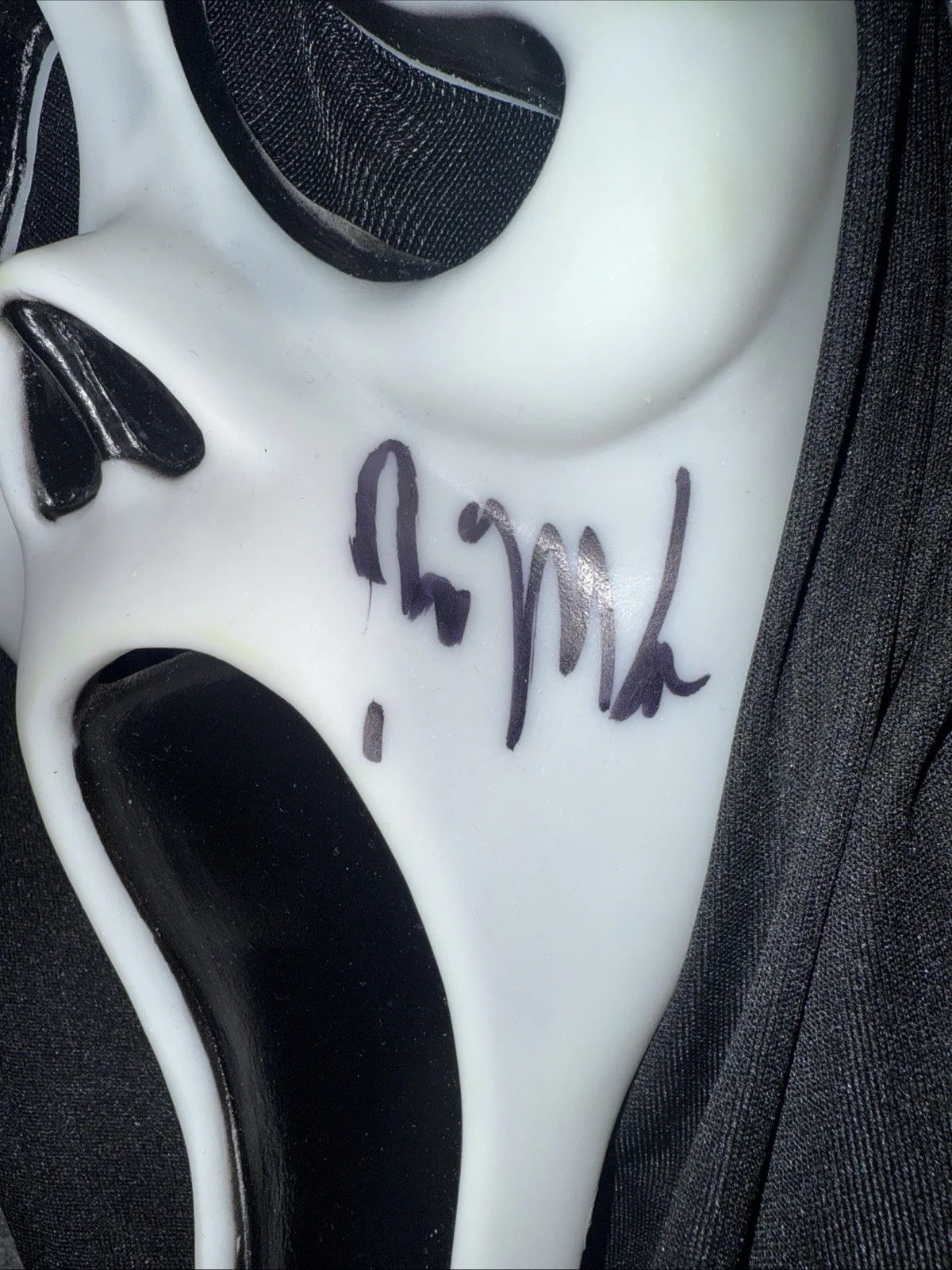 Joel McHale AUTOGRAPH SIGNED Scream Mask PROOF Community The Soup Neve Campbell, изображение 5