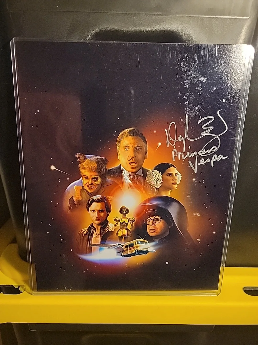 Daphne Zuniga — Daphne Zuniga Spaceballs 8x10 autographed