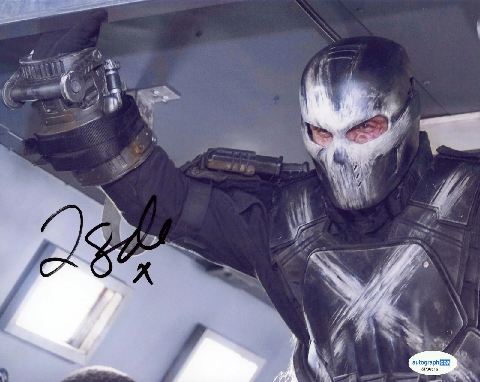 Frank Grillo — Frank Grillo "Captain America: Civil War" SIGNED 'Crossbones' 8x10 Photo B ACOA, image 2