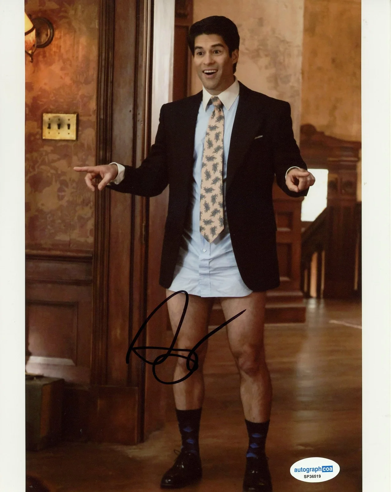 Asher Grodman — Asher Grodman "Ghosts" AUTOGRAPH Signed Autographed 'Trevor' 8x10 Photo B ACOA, изображение 2