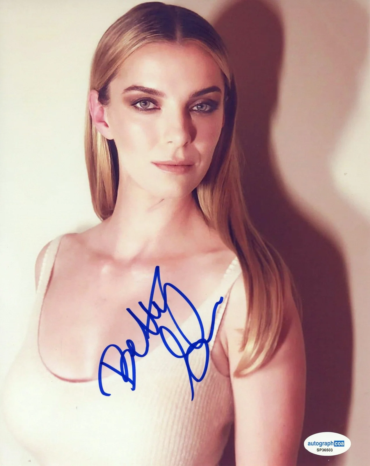 Betty Gilpin — Betty Gilpin "GLOW" Autograph SIGNED Autographed 8x10 Photo ACOA, image 2