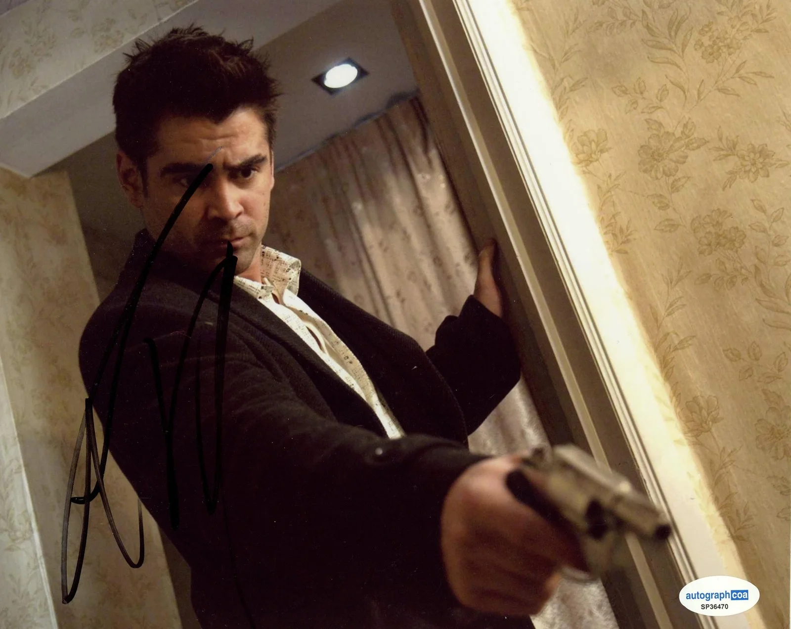Colin Farrell — Colin Farrell "In Bruges" AUTOGRAPH Signed Autographed 'Ray' 8x10 Photo ACOA, image 2