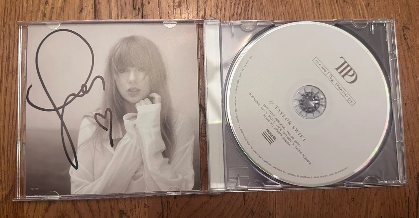 Taylor Swift The Tortured Poets Department CD & Hand Signed Heart Insert ❤️, image 2