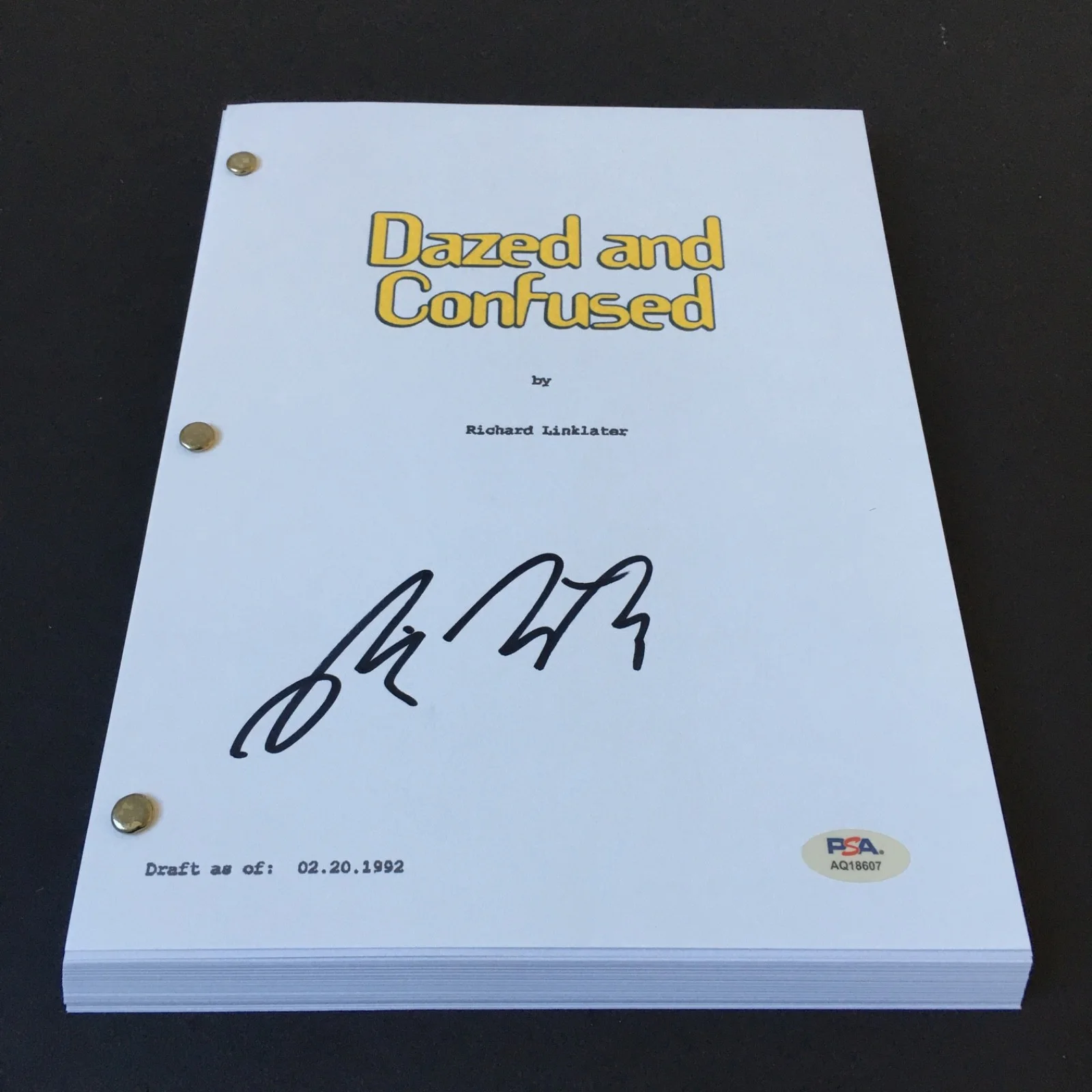 Richard Linklater — RICHARD LINKLATER SIGNED FULL 118 PAGE DAZED AND CONFUSED MOVIE SCRIPT PSA DNA
